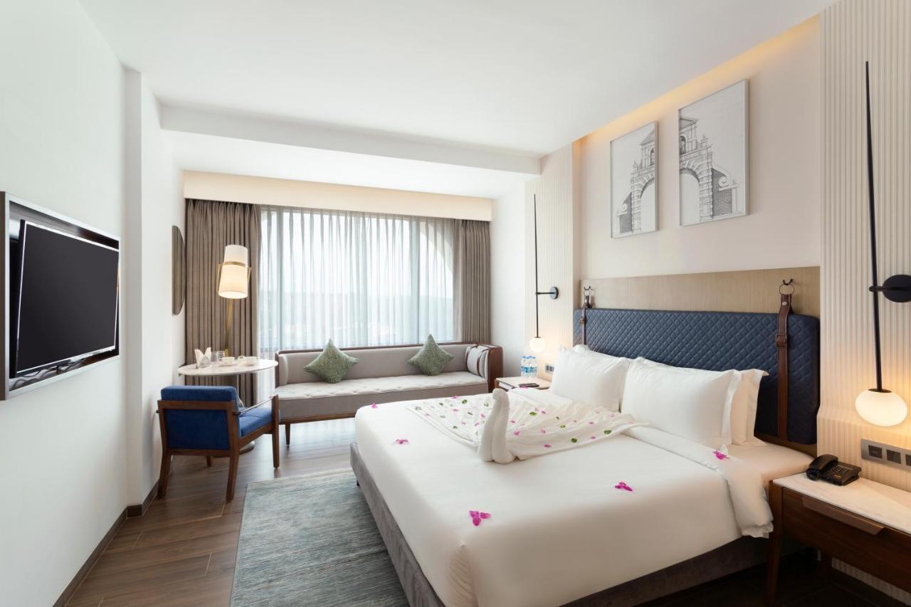 The Crescent Hotel Panaji Exterior photo